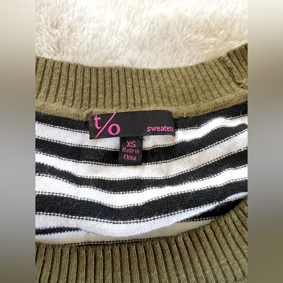 Striped sweater - Picture 2 of 5